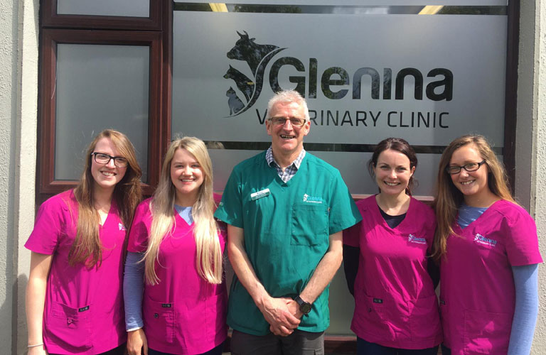 Glenina Veterinary Nurses w. Joe O’Donnell